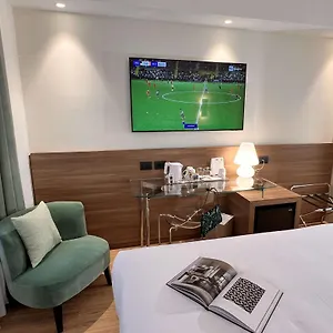4* Szálloda Western